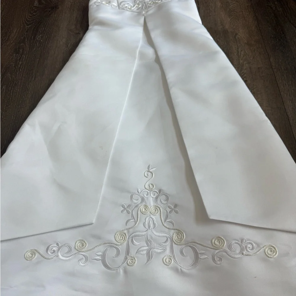 David’s Bridal Flower Girl Dress. St. Tropez brand, girls size 5.  White. - Picture 3 of 13